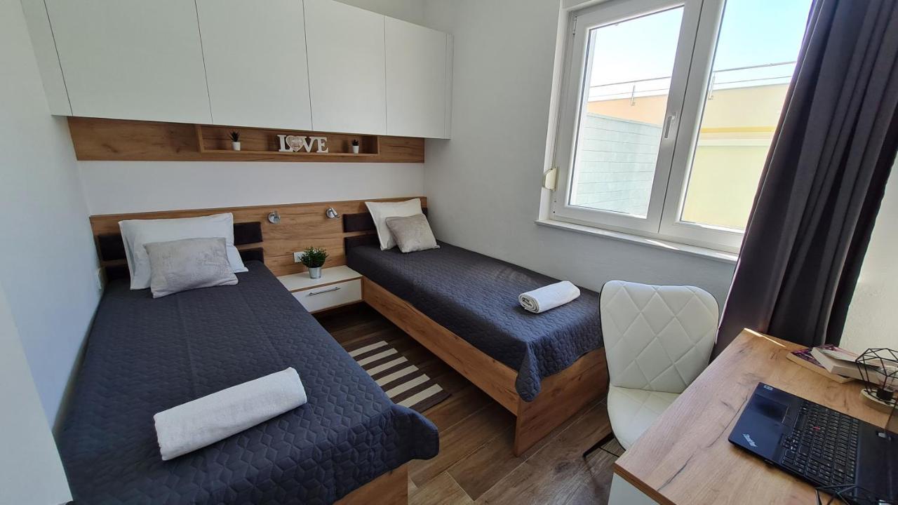 Silente Apartment Karlobag